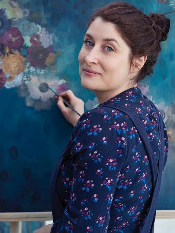 Céline Delaire est artsite peintre. Elle m'accompagne dans mes projets pour ajouter de la couleur et rendre vos projets uniques.