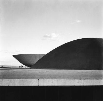 OSCAR-NEIMEYER-Brasilia-The National-Congress-palace-jerome-barrier-inspirations