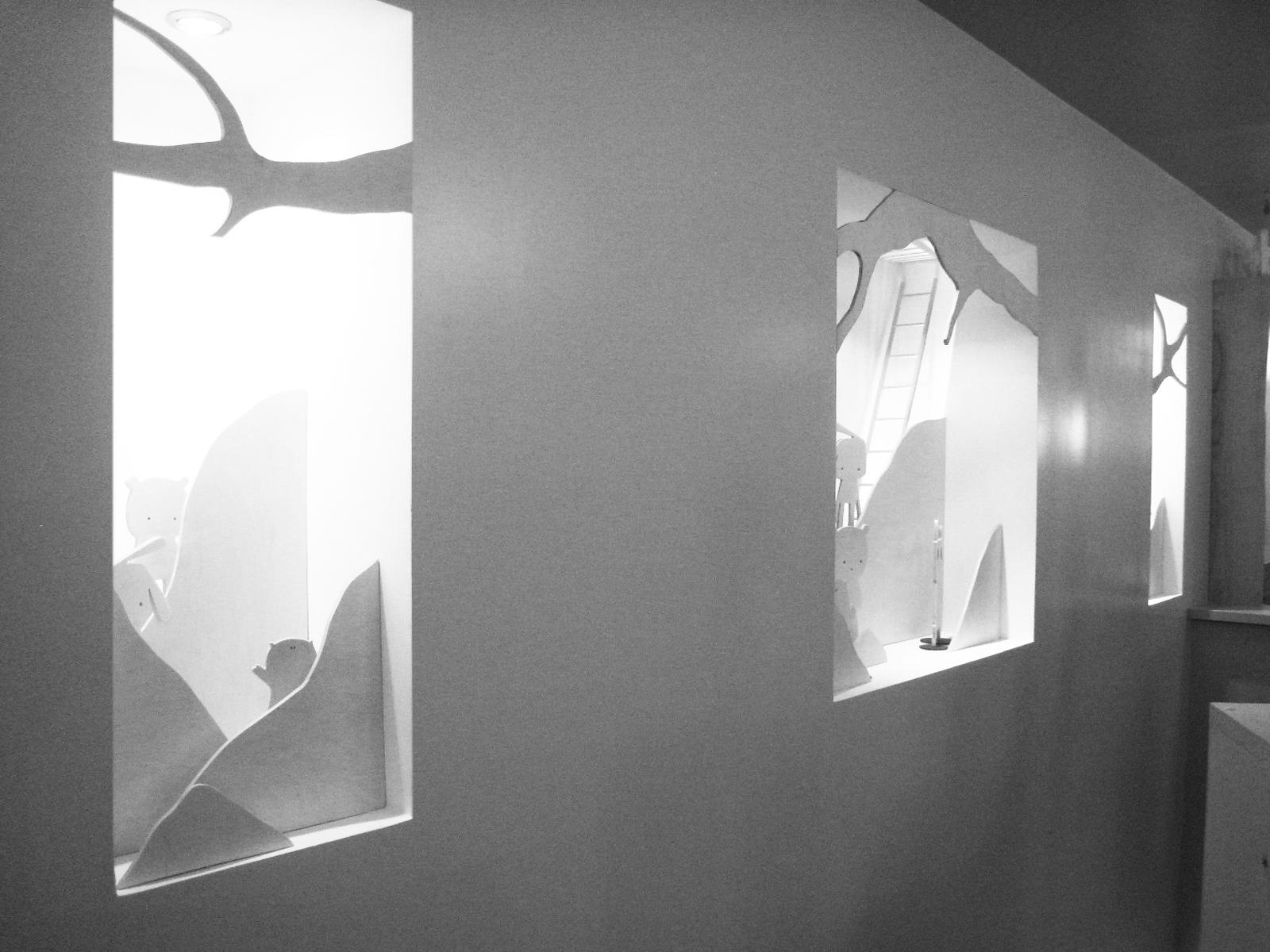 Succession de 3 niches aménagées par Jérôme Barrier pour le poussette café à Paris.